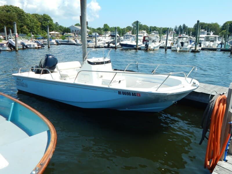 2020 Boston Whaler 190 Montauk