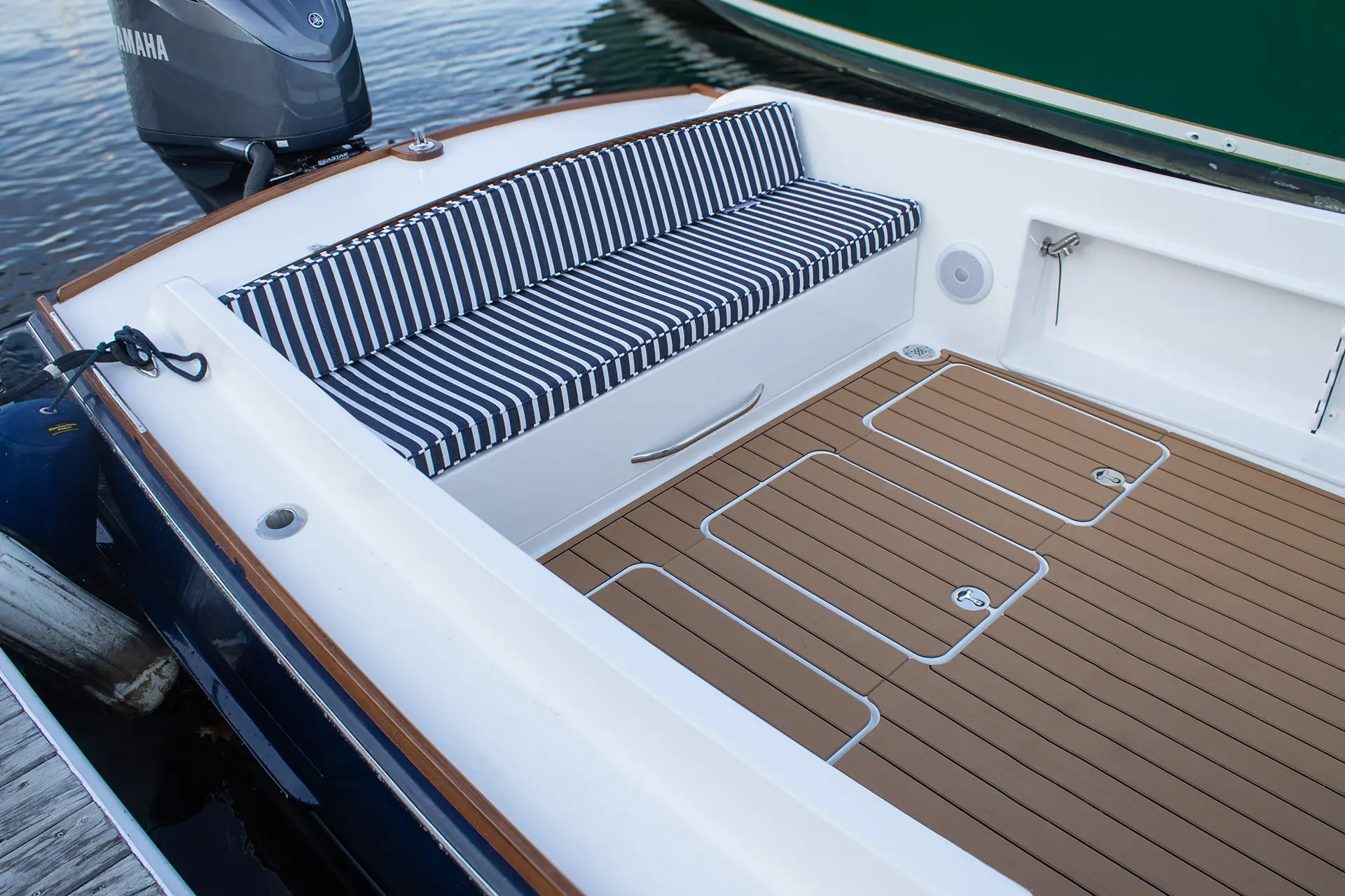 New Harbor 28 deck detail