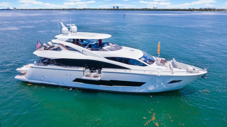 2018 Sunseeker 86 Yacht