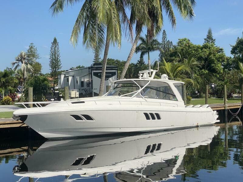 2019 Intrepid 475 Sport Yacht