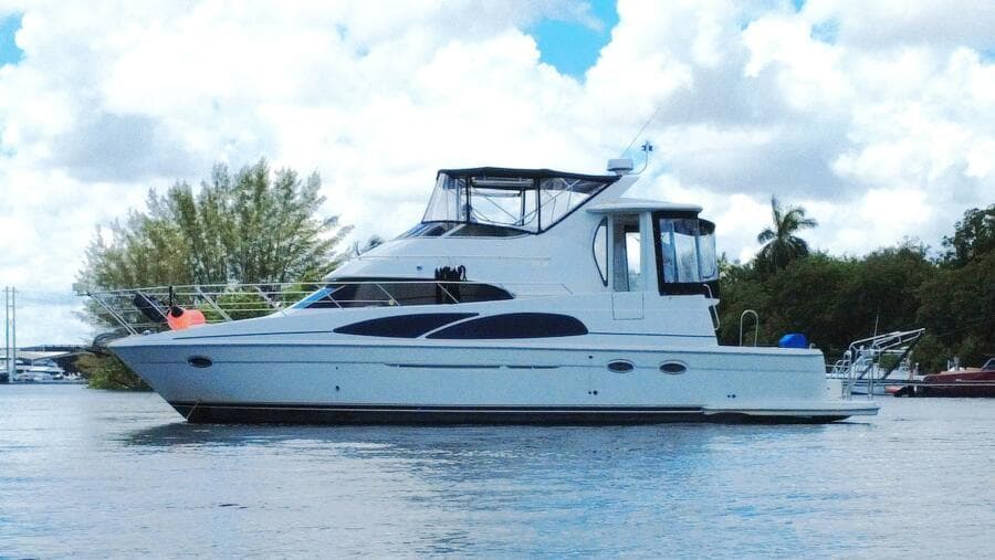 2005 Carver 444 Cockpit Motor Yacht