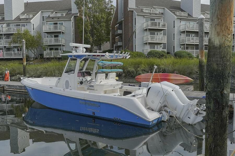 2015 Everglades 295 Center Console