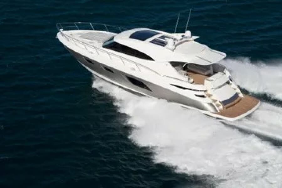 2015 Riviera 6000 Sport Yacht