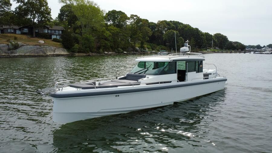 2018 Axopar 37 Sport Cabin R