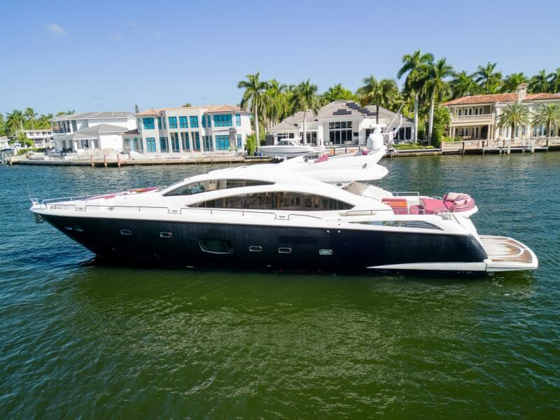 2013 Sunseeker Predator 84