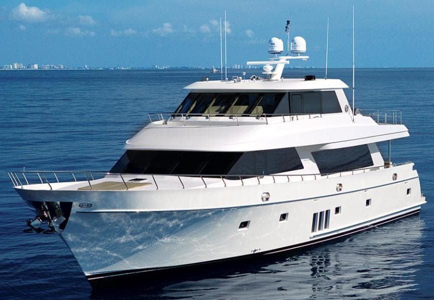 2013 Ocean Alexander Sky Lounge